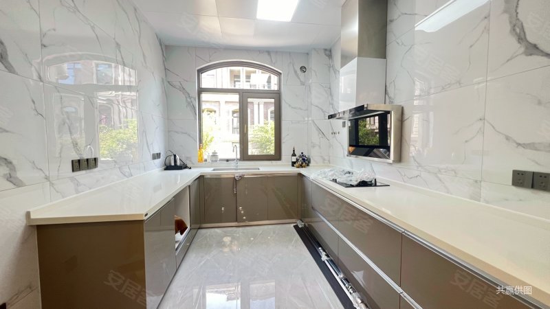 云龙湖悦府  南入户  北花园   独立车库  1至3层