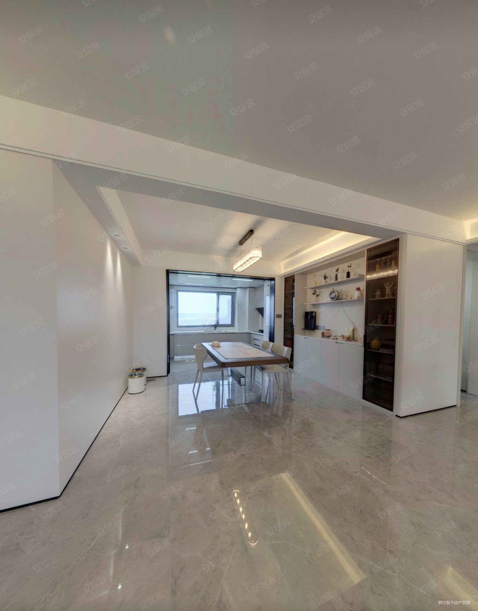 天鹅湖moma三期4室2厅2卫196.3㎡南北830万