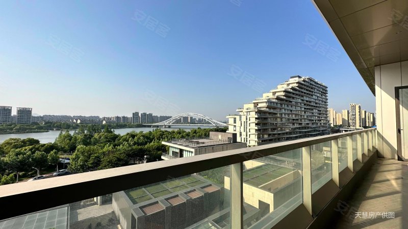 宁波弯头姚江汇集地四面环江君湾中心钓鱼台不是随便叫得