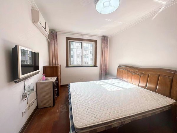 上海静安彭浦东寅公寓海鹰小区,精装三房一厅,3楼,实拍图,房东直签