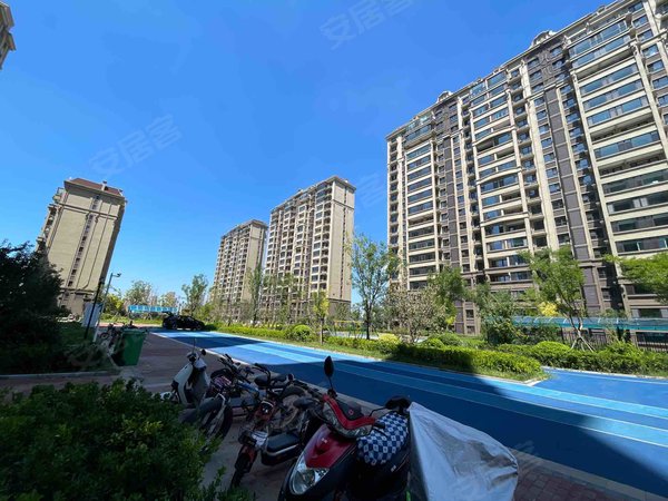 青岛城阳棘洪滩中车小镇中车小镇!精装套三!房源采光好!南北通透!