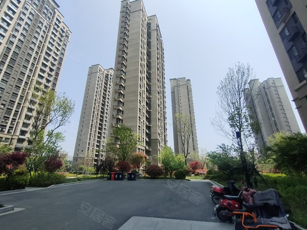 青岛黄岛隐珠中建锦绣城八期雅园地铁口幸浮茂,锦绣城雅园精装修套四