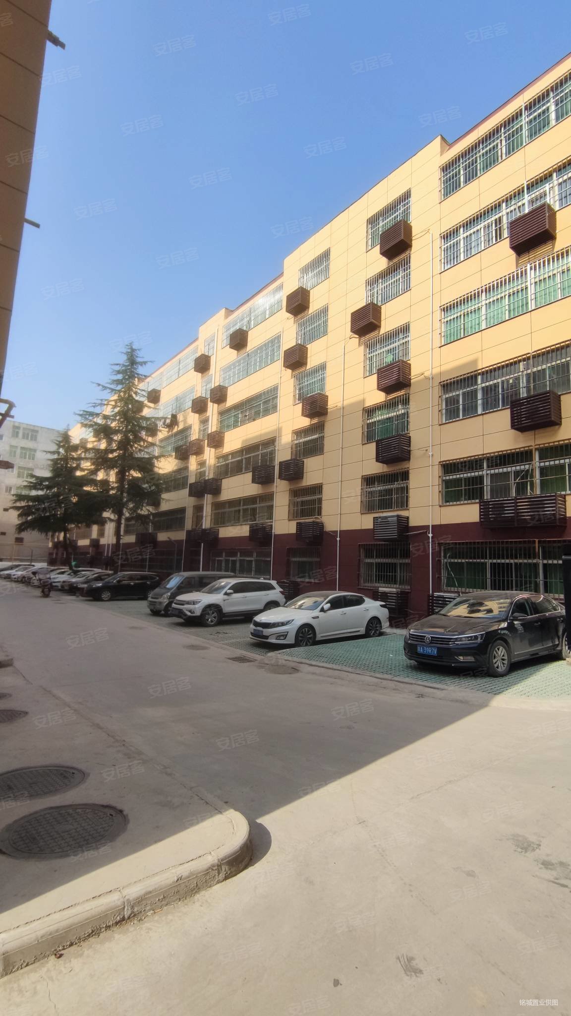 华清苑(临潼)3室2厅2卫136.8㎡南北68万