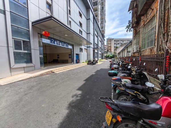 南宁青秀七星桃源海丽世纪桃源桃源路区医院对面桃源湖居精装电梯2房