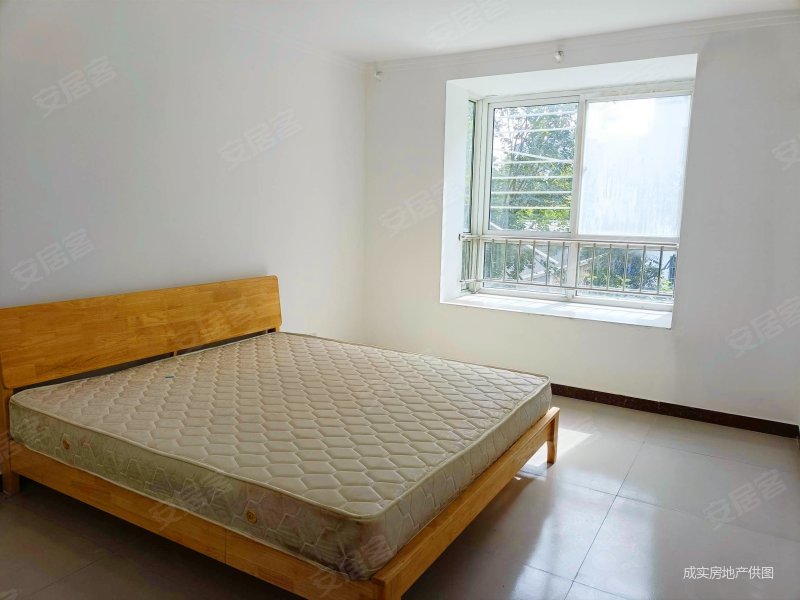 翰林雅筑3室2厅0卫112万