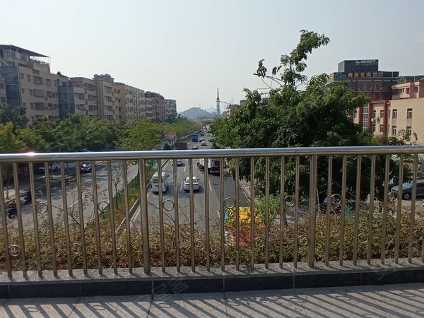 广州天河岑村岑村东街自建房马路边,方便学生和上班族的房子,配置齐全