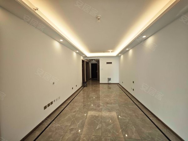 新螺蛳湾俊发观云海云漫岭(2期)俊发观云海云漫岭3室2厅1卫精装修空房