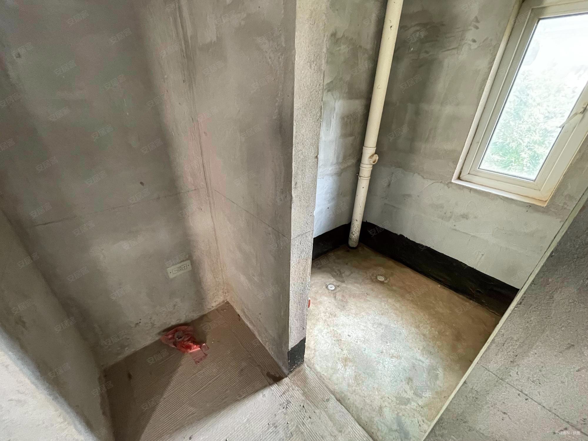 珑璟轩(别墅)4室2厅3卫169㎡南160万