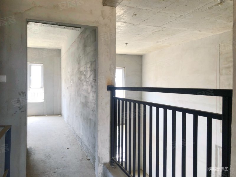 中海城屿墅 180平3室3卫上叠拼带露台 400w