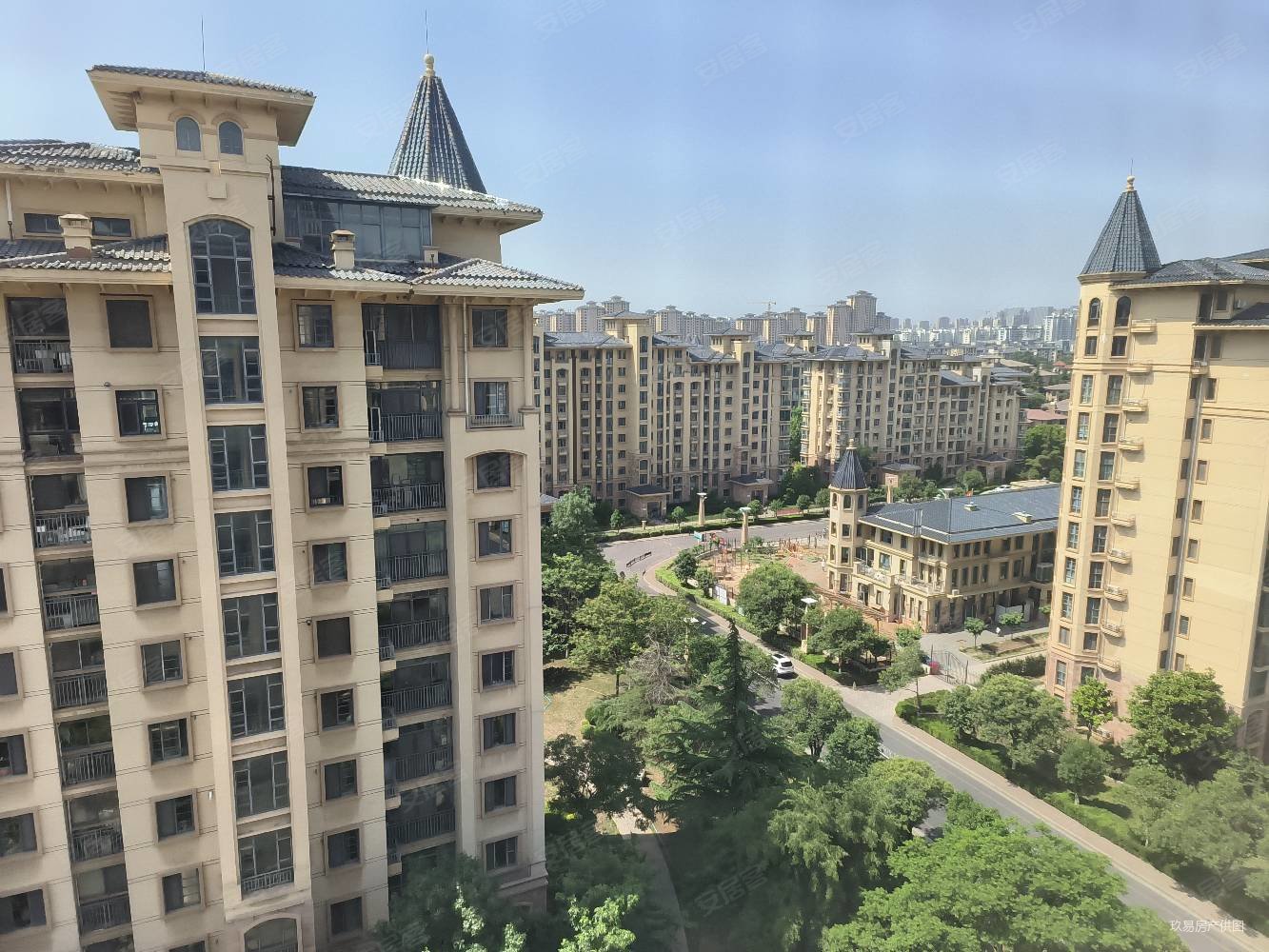 中润华侨城5室3厅3卫238㎡南北192万