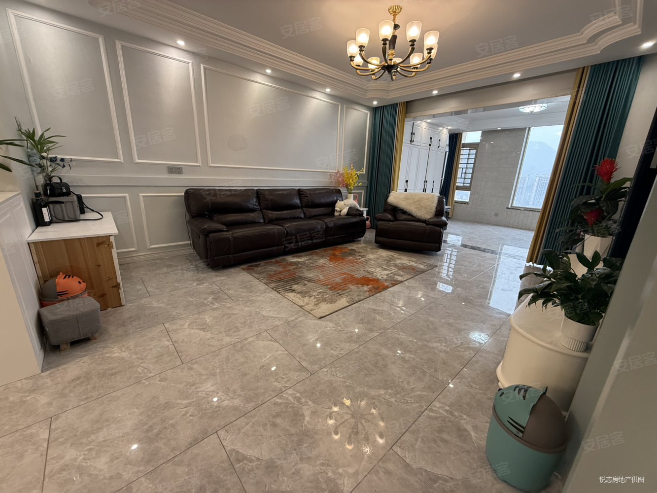 御学府小区4室2厅2卫144㎡东南128.8万