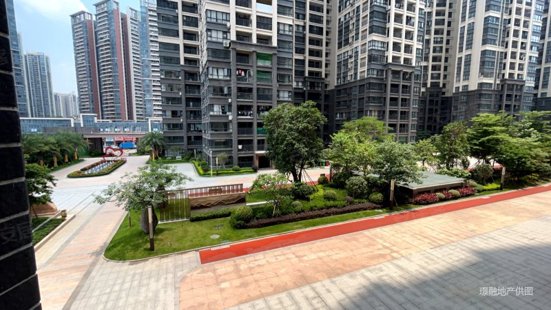 近珠海上冲明珠城轨站,坦洲逸骏半岛121三房两卫,旁边有公园,逸骏半岛