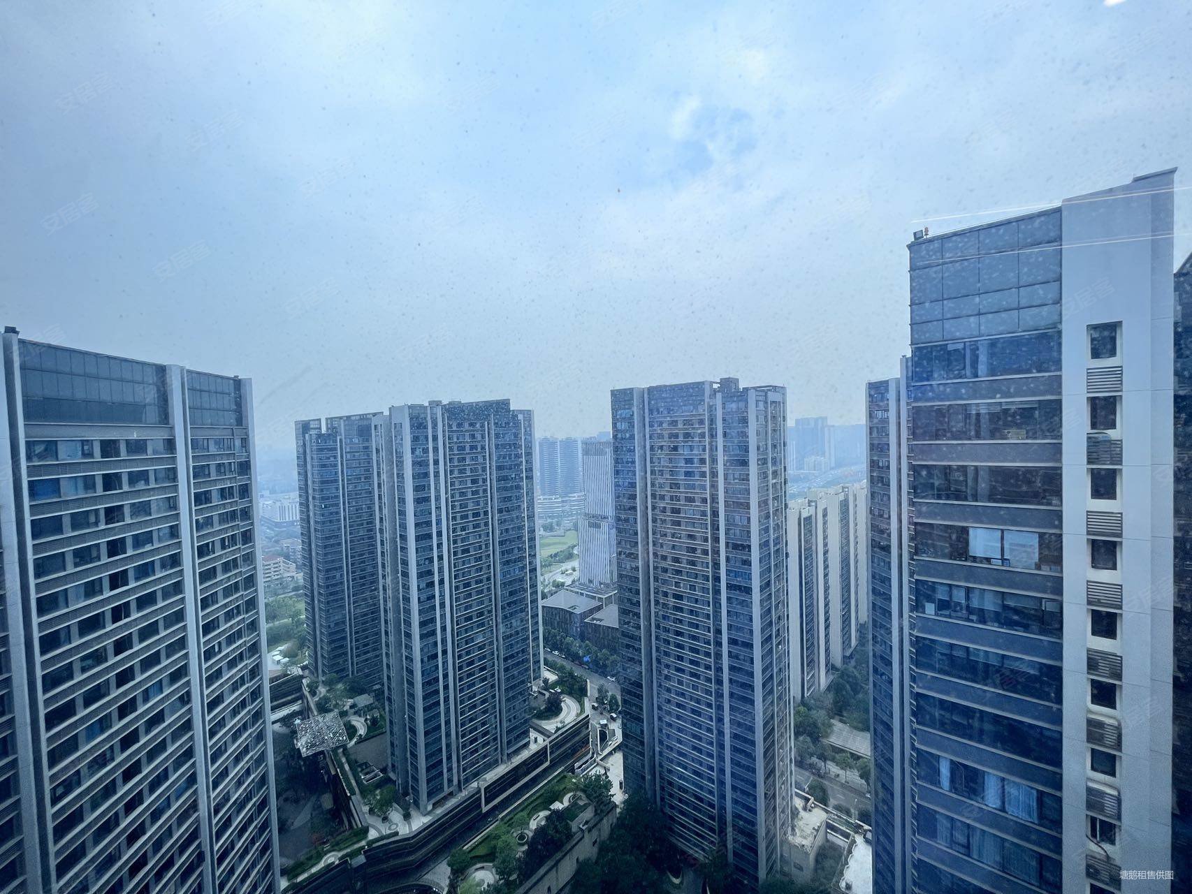 成都房产网>成都二手房>金牛二手房>茶店子二手房>首开龙湖紫宸香颂