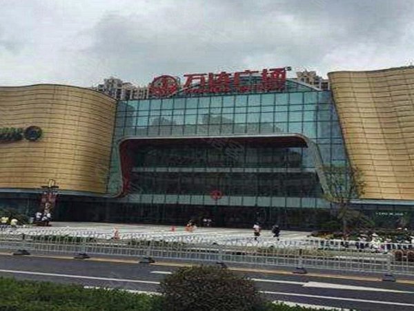 【多图】万达广场(金山),金山新城租房,万达公寓2号楼榻榻米带衣帽间