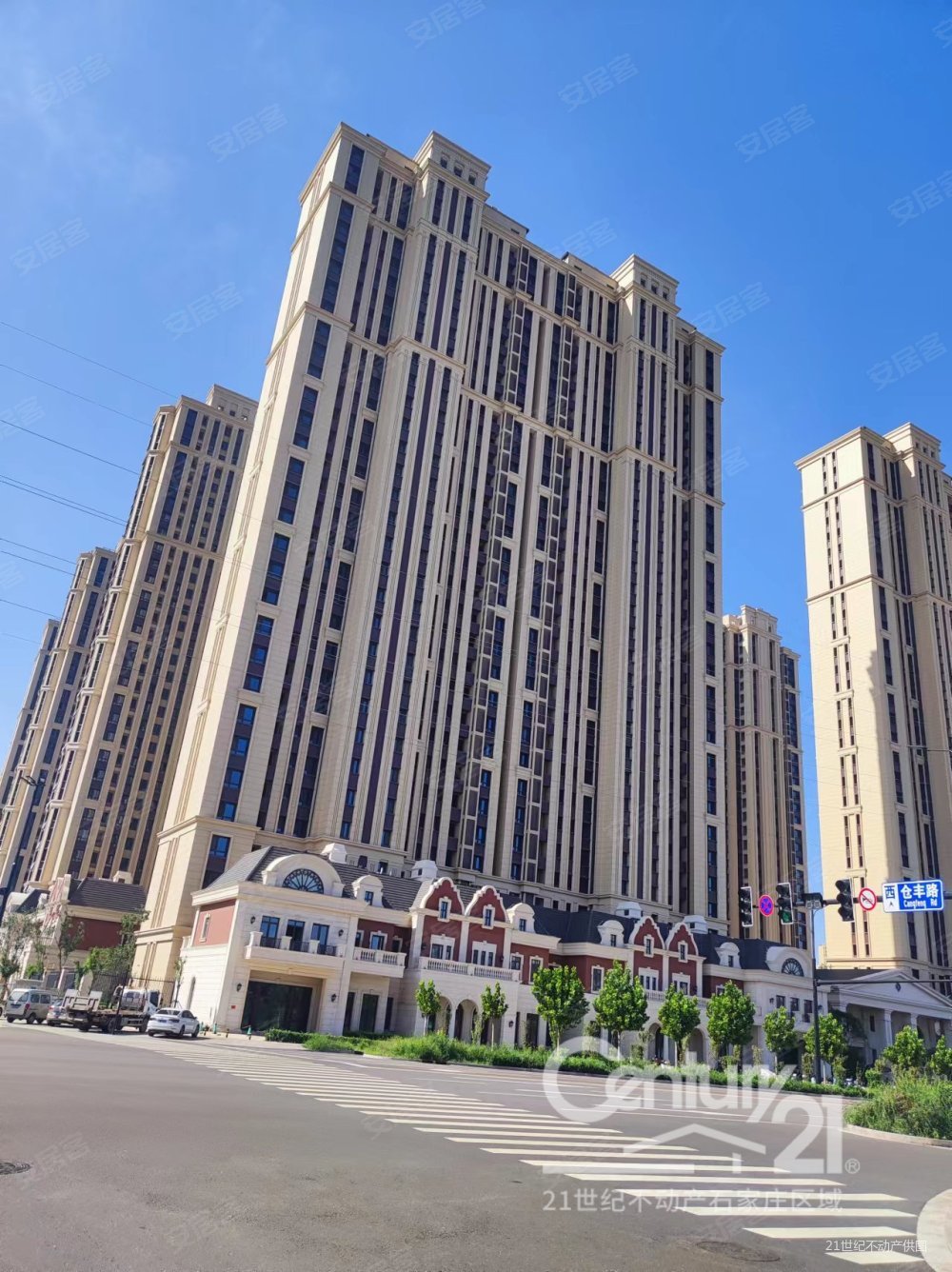 东南智汇城香馥园3室2厅2卫131㎡南北239万