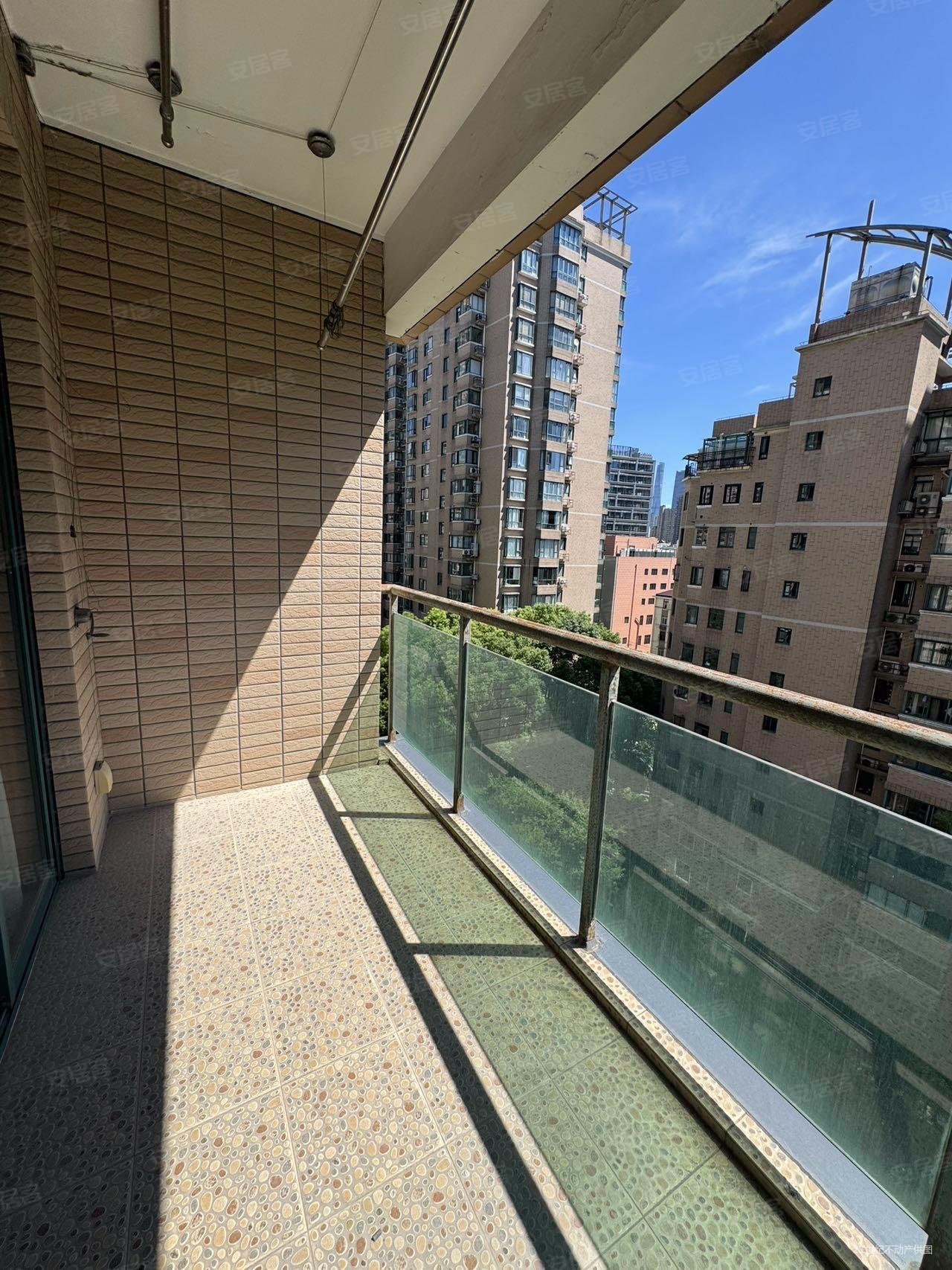 电梯房 sva世博花园 194平 5室2厅 采光好 周边商圈