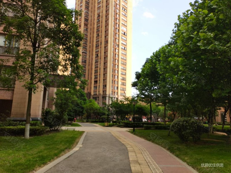 绿地伊顿公馆,精装修2房2厅1卫,41万,满二,无尾款