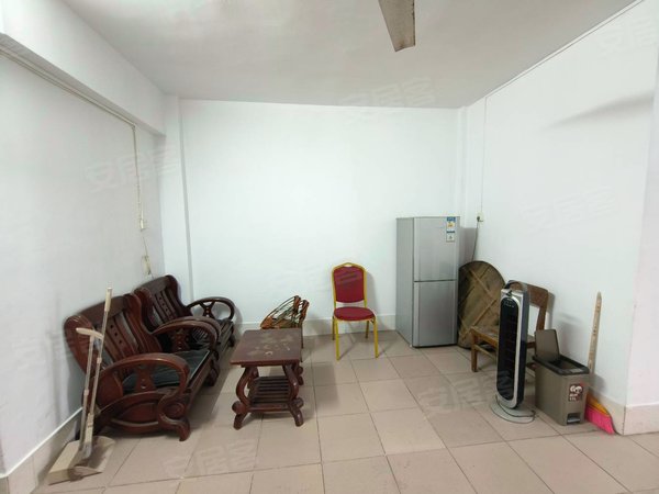 南宁江南星光大道路桥公司五一路生活区价格可谈,江边好房出租,比民房