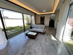 武夷山武夷武夷城区建发山外山精装修别墅，3室3卫2院子，家具家电齐全，拎包入住出租房源真实图片