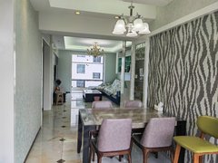 丽江玉龙玉龙中心玉龙县中心位置，精装两室带家具家电出租房源真实图片