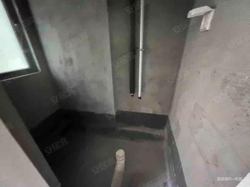 观湖园(一期)4室2厅5卫195.49㎡南120万