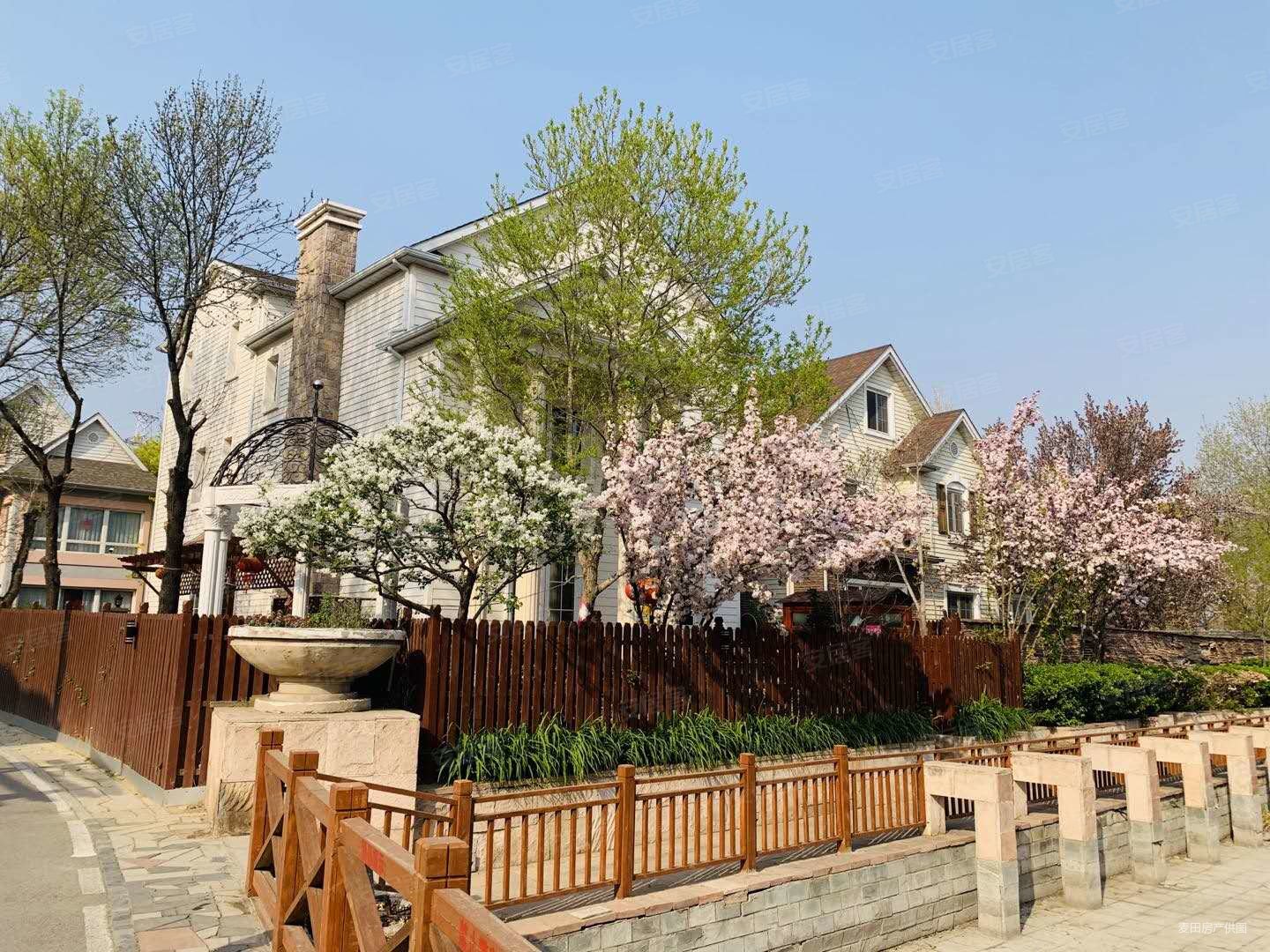 西山美墅馆5室2厅3卫175.95㎡西南2600万