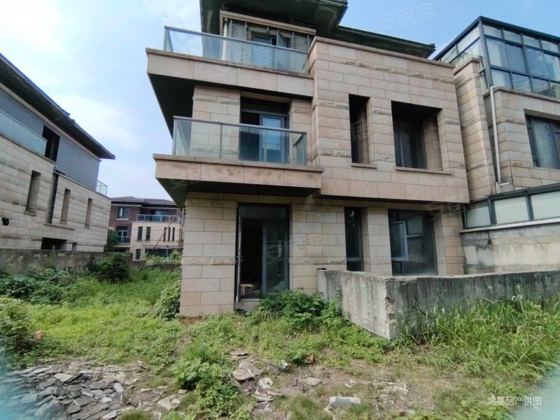 地下室超大,天沐君湖(别墅)二手房,480万,5室2厅,4卫,281平米-南昌