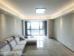 大连开发区滨海路融创三期三室两卫 拎包入住 两室的价格租三室 接受矮楼层可以出租房源真实图片