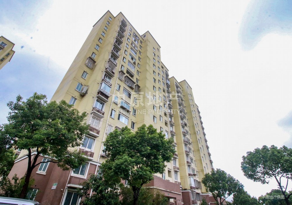 高弘家苑3室2厅2卫120.49㎡南899万