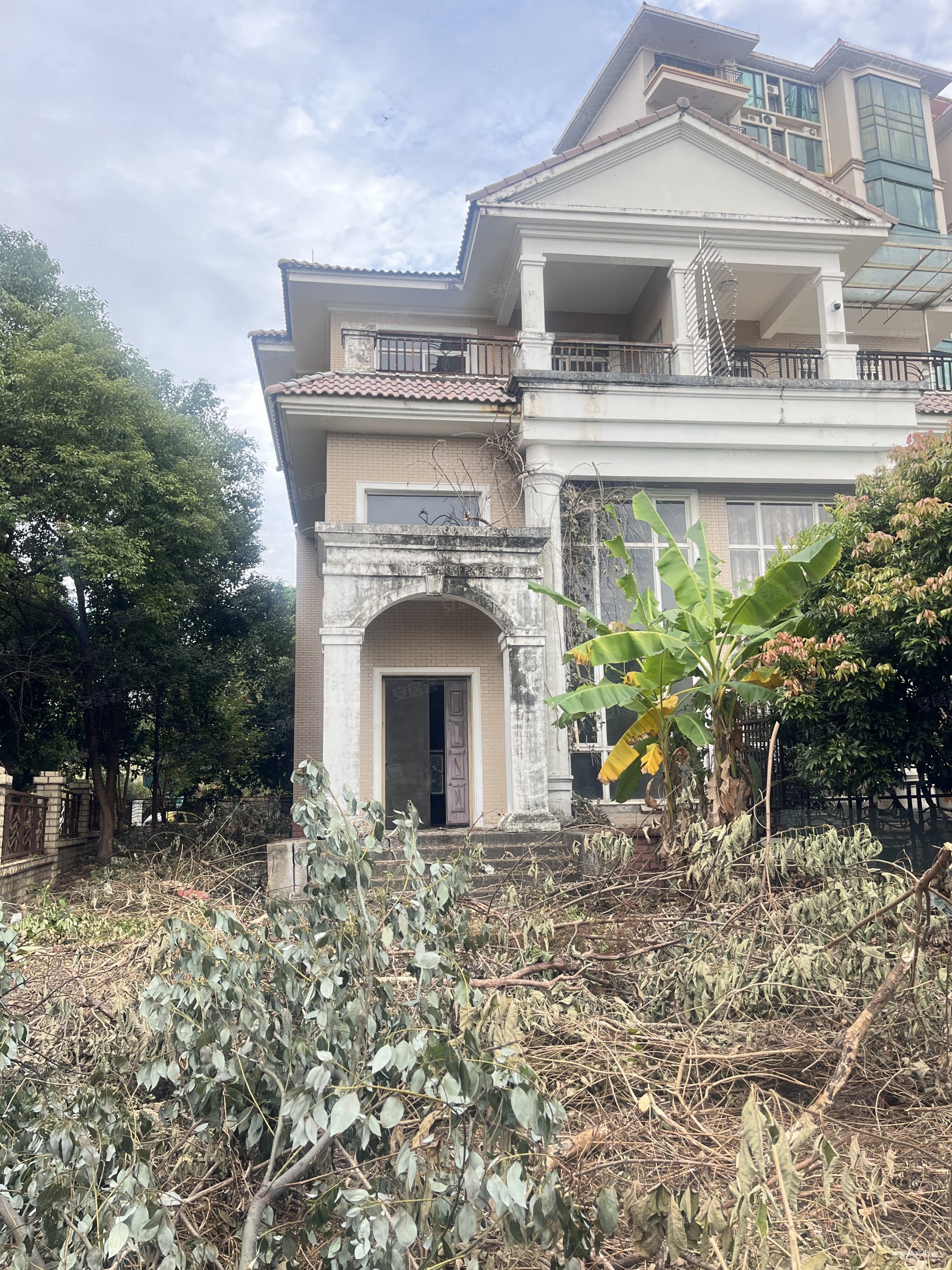 新上笋盘金碧御水山庄别墅联排别墅送超大花园