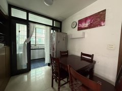 湖州长兴长兴市区二小附近 仓前街小区 3房1卫 楼梯4楼 包物业 干净温馨出租房源真实图片