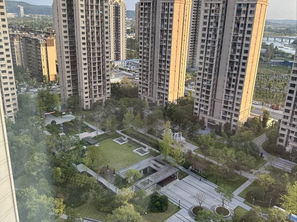 绵阳江油市明月岛置信花园城学府苑可月付,家具家电齐全,拎包入住