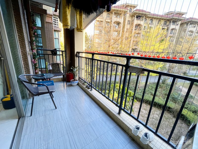 钜隆东逸湾花园小三居带电梯满五小区新产权清晰