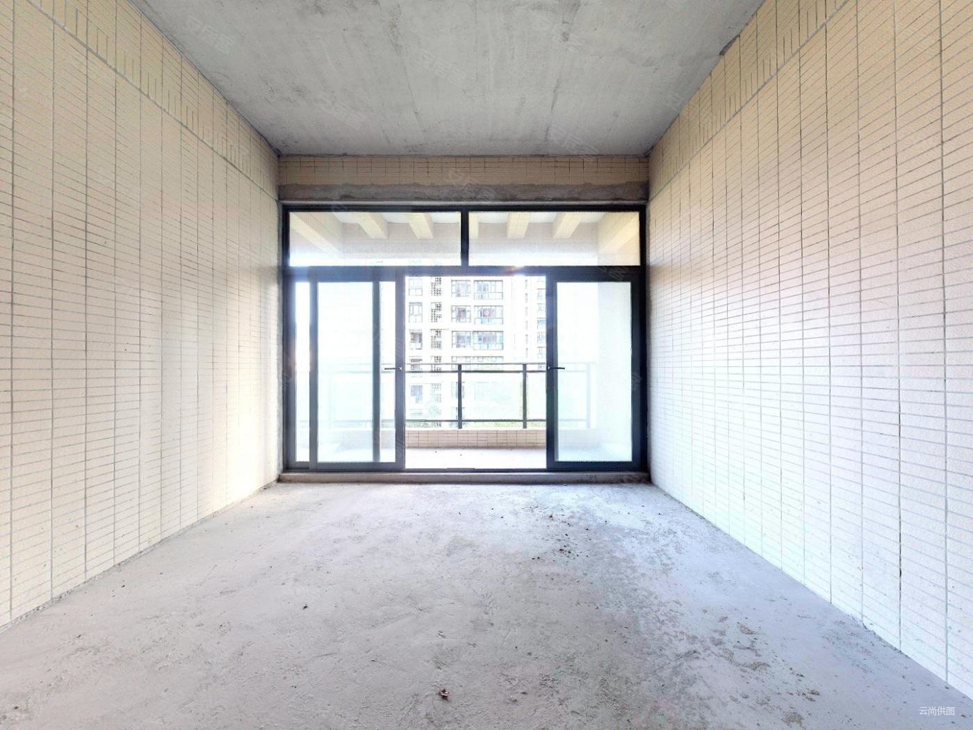 岭南公馆白云新城 高档住宅标杆 望白云山一线景观 通风采光好