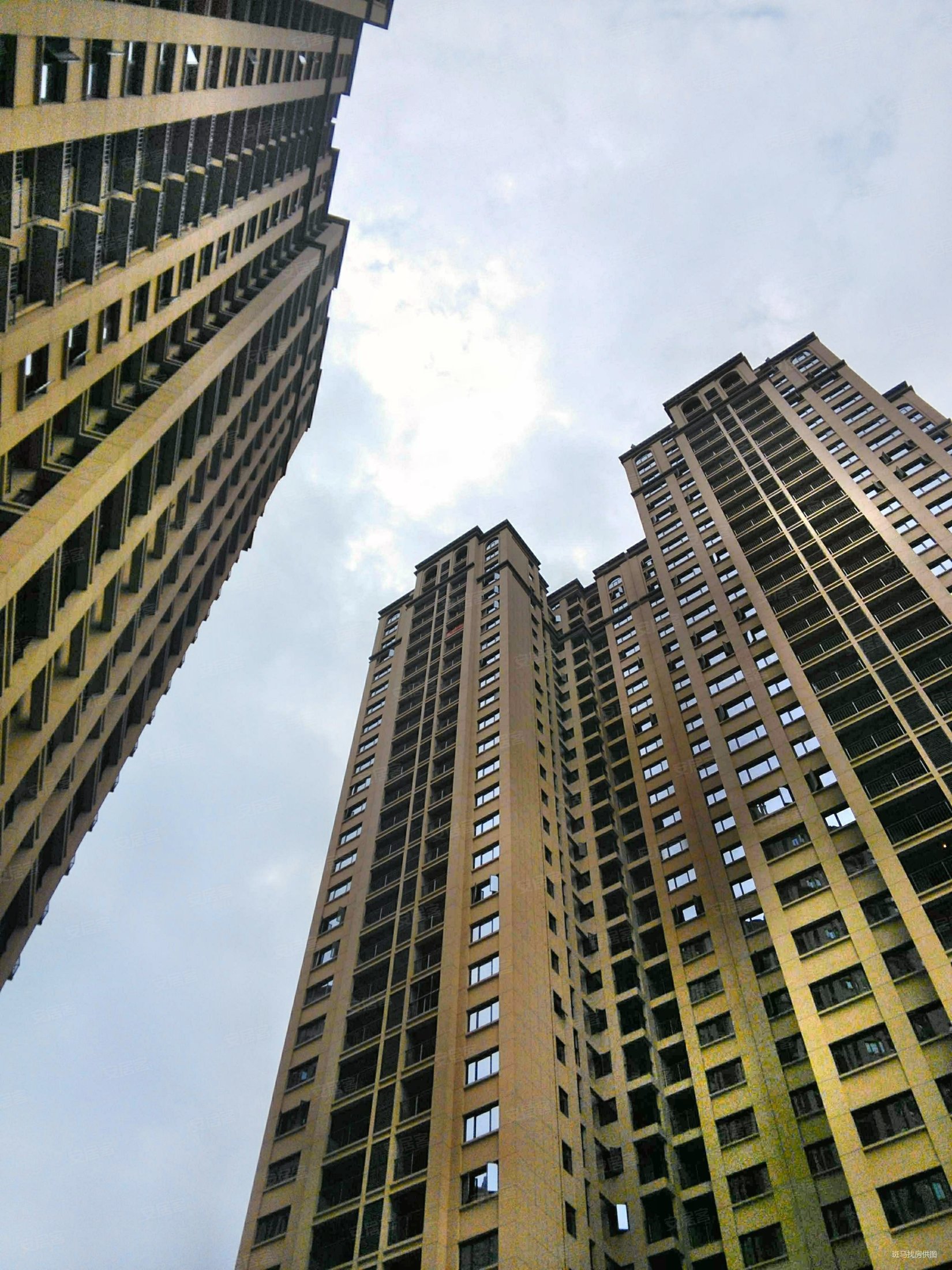 长沙房产网>长沙二手房>开福二手房>湘江世纪城二手房>塞纳公馆>