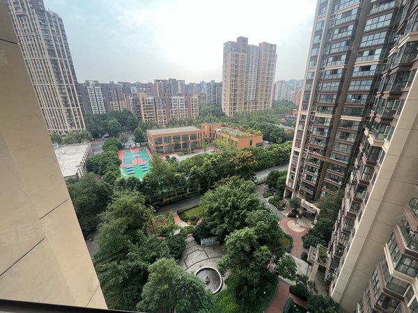 成都成华成渝立交蓝光锦绣城(四期)凯德广场旁 三房 家具齐全 拎包