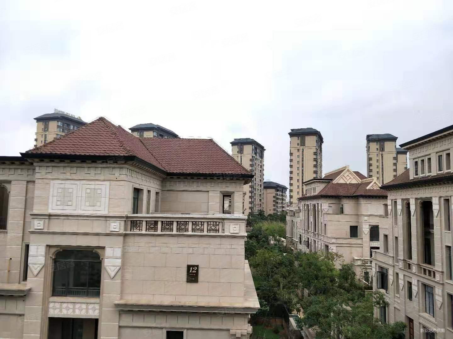 南北通 6室3厅 绿地海珀澜庭(别墅) 随时看房