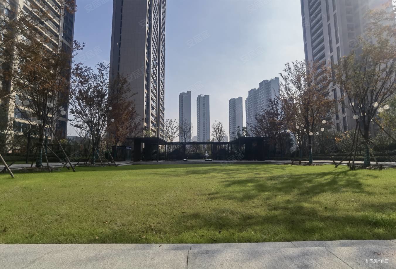 德加公馆电梯房高层东灿135平精装修255万