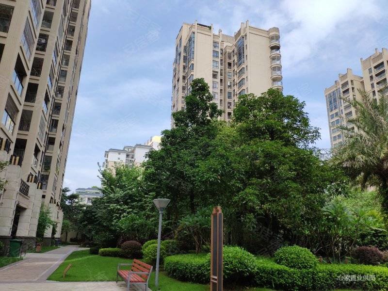 惠州房产网>惠州二手房>惠城二手房>江北中心区二手房>鼎峰国汇山>800