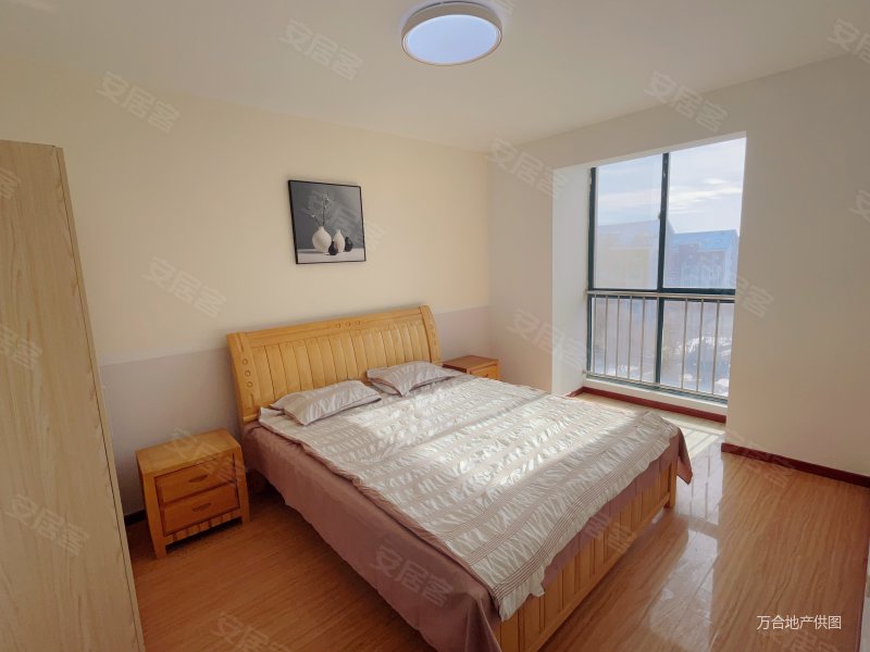 市政供暖三室好房全明户型门口超市全屋精装拎包入住