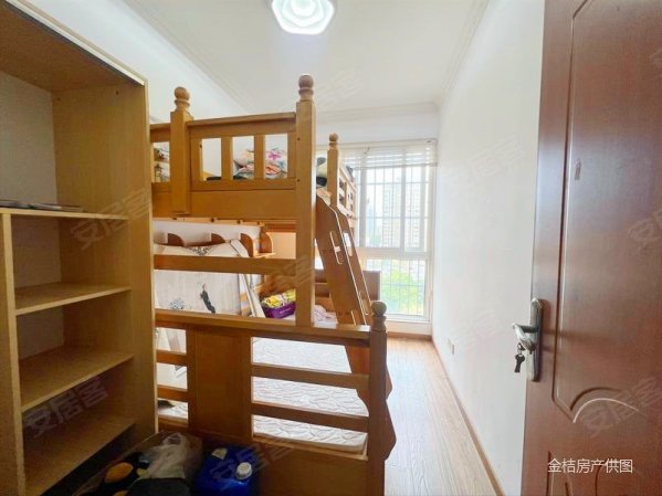 冠城大通蓝郡松苑3室2厅1卫107.14㎡南北102万