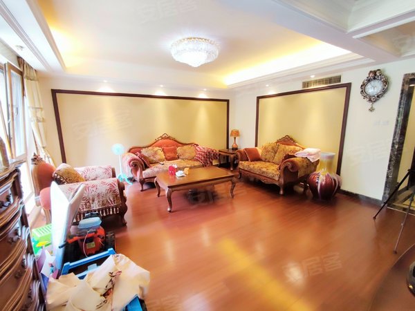 青岛崂山颐中体育场鲁信长春花园新出 一二楼复式 全配 也可空房 可