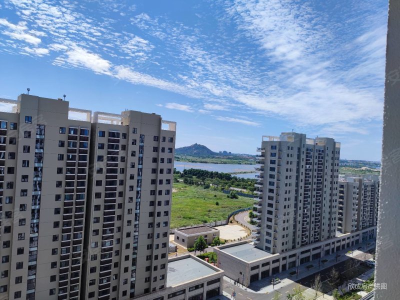 悦湖湾,108平精装修,带5平地下室3室1卫,有证,可贷款