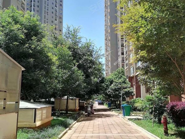 昆明呈贡大学城天润康园南区中医院旁4房带家具家电随时看房带车位