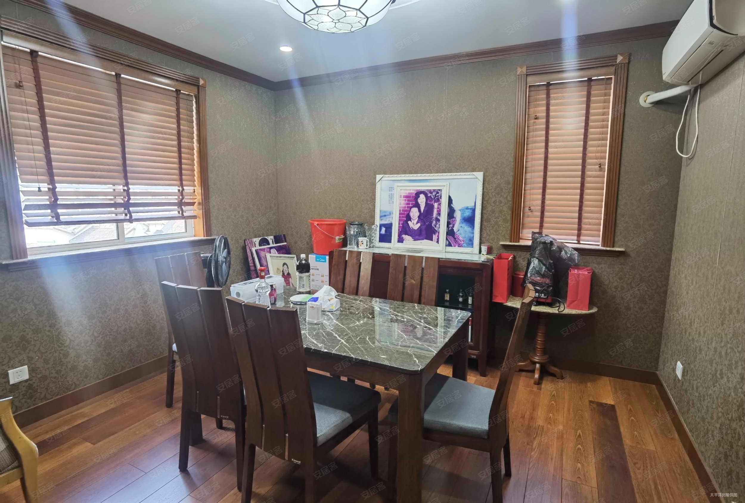 静安四季公寓 双卫 南北通透 带电梯 临地铁 中间楼层采光好