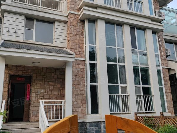 济南历城邢村立交桥鲁信蟠龙山花园蟠龙花园希思庄园别墅隔壁独院别墅