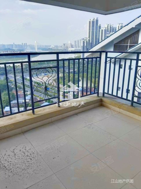 精装4房 近地铁 急卖,盛邦珑悦二手房,120万,4室1厅,2卫,126平米-南宁