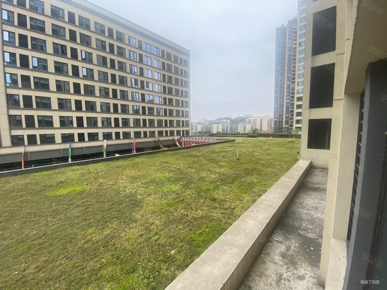 龙湖森镜3室2厅2卫99㎡南北120万