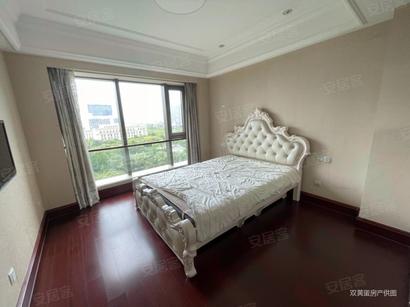 本人专做此小区,楼层位置佳,看房随时,荣安府二手房,550万,4室2厅,2卫