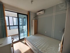 合肥蜀山长江西路业主出租花海印象朝南主卧,带独立阳台,可短租,押一付一。出租房源真实图片